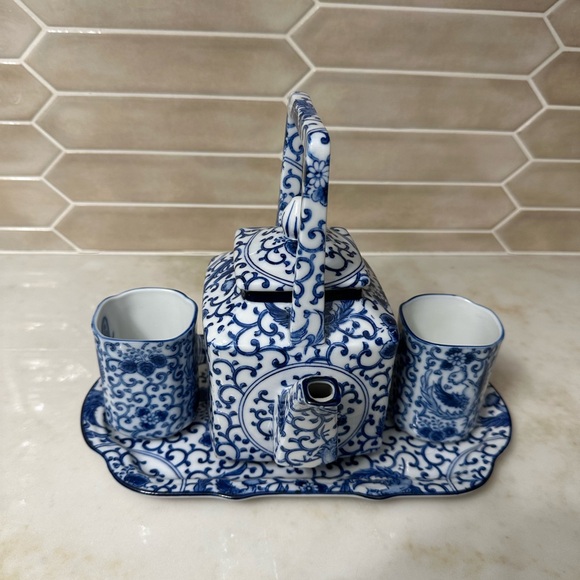 Blue and White Floral Vintage Tea Set - Picture 2 of 8